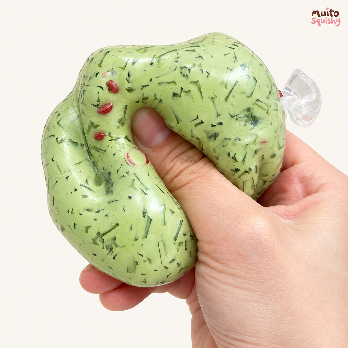 Matcha com Azuki — demonstração na mão